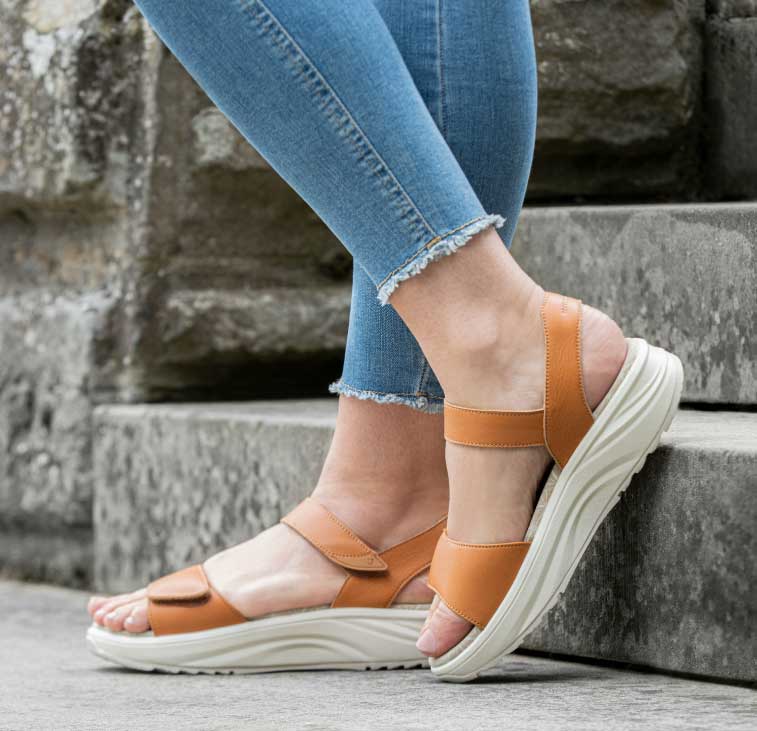 Joya Flores Sandals